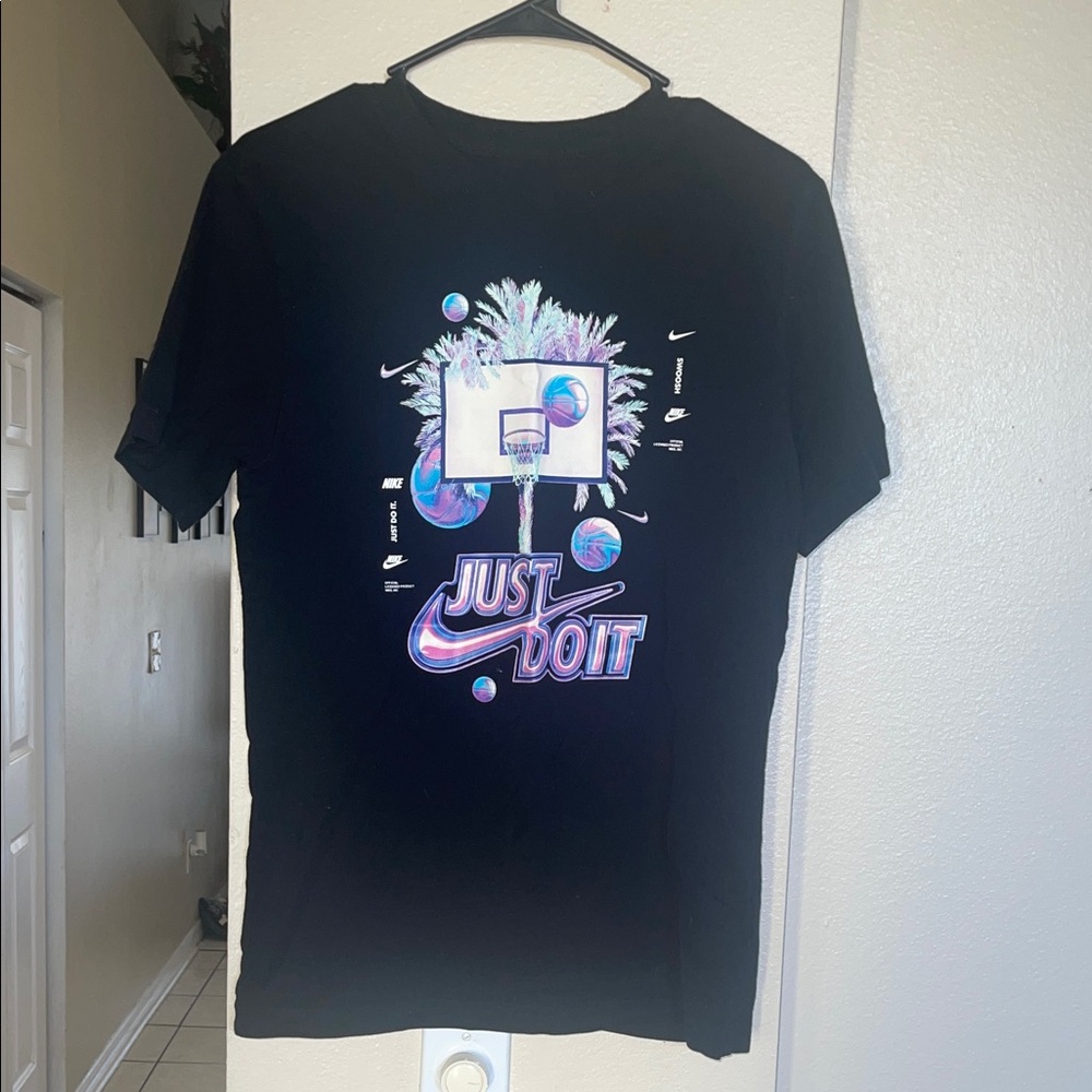 Nike Black T-Shirt with 'Just Do It' Graphic